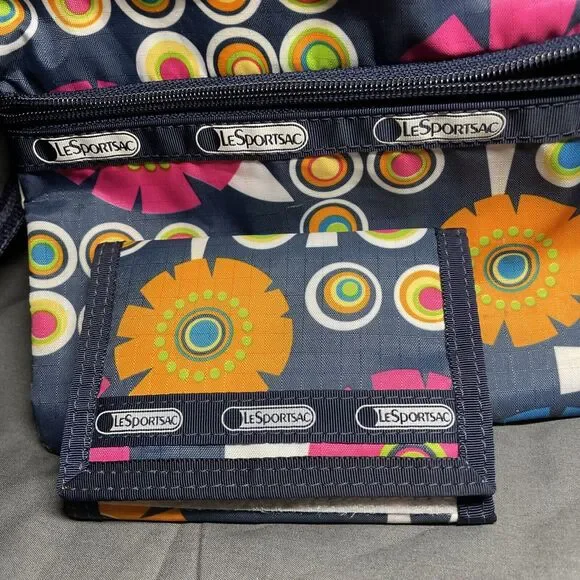Le Sportsac Crossbody Handbag w/ 3 Zippers - Girl Talk Graphics Design 7.5" x 9 - Picture 2 of 8